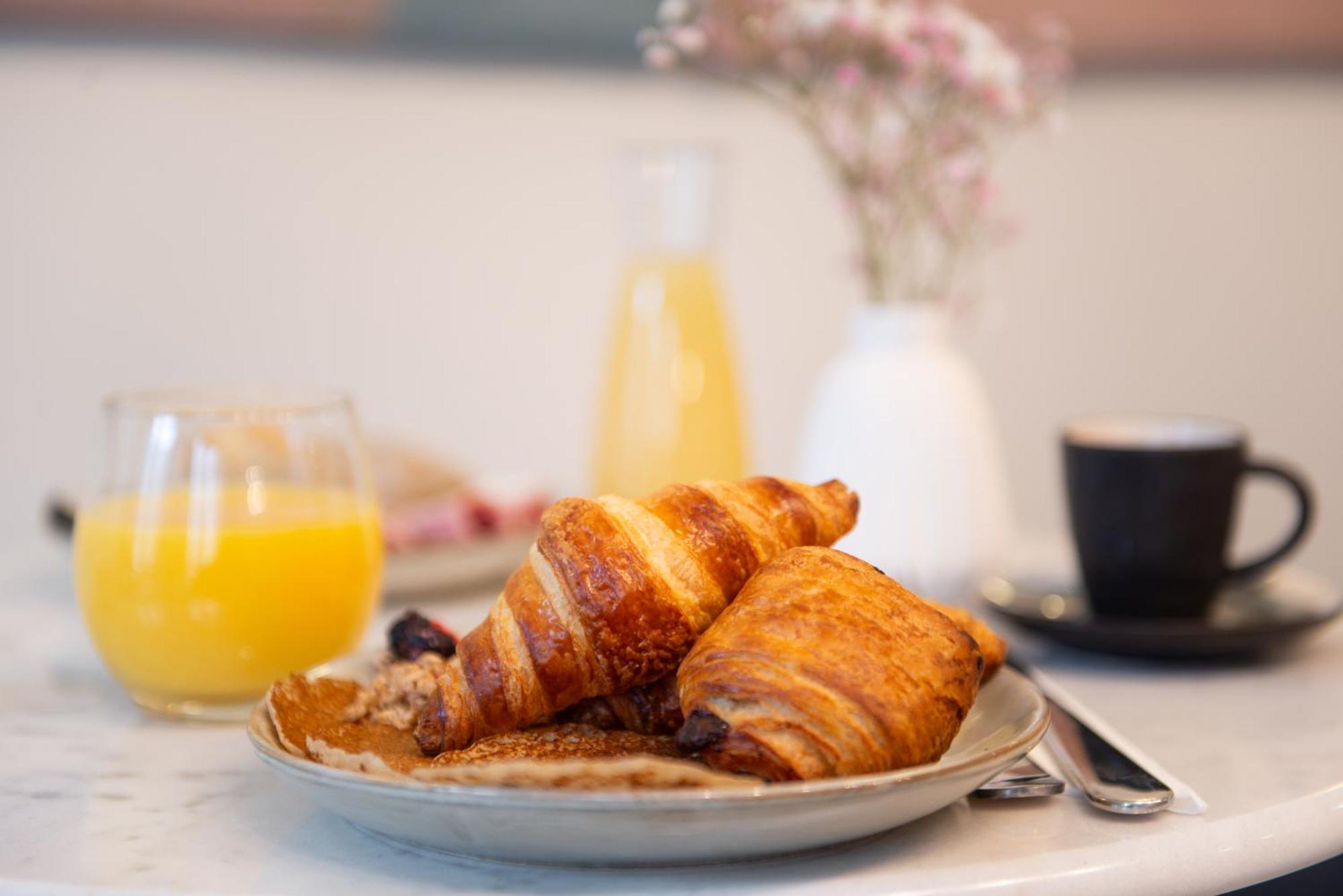 Hotel Avama Prony Paris Ngoại thất bức ảnh