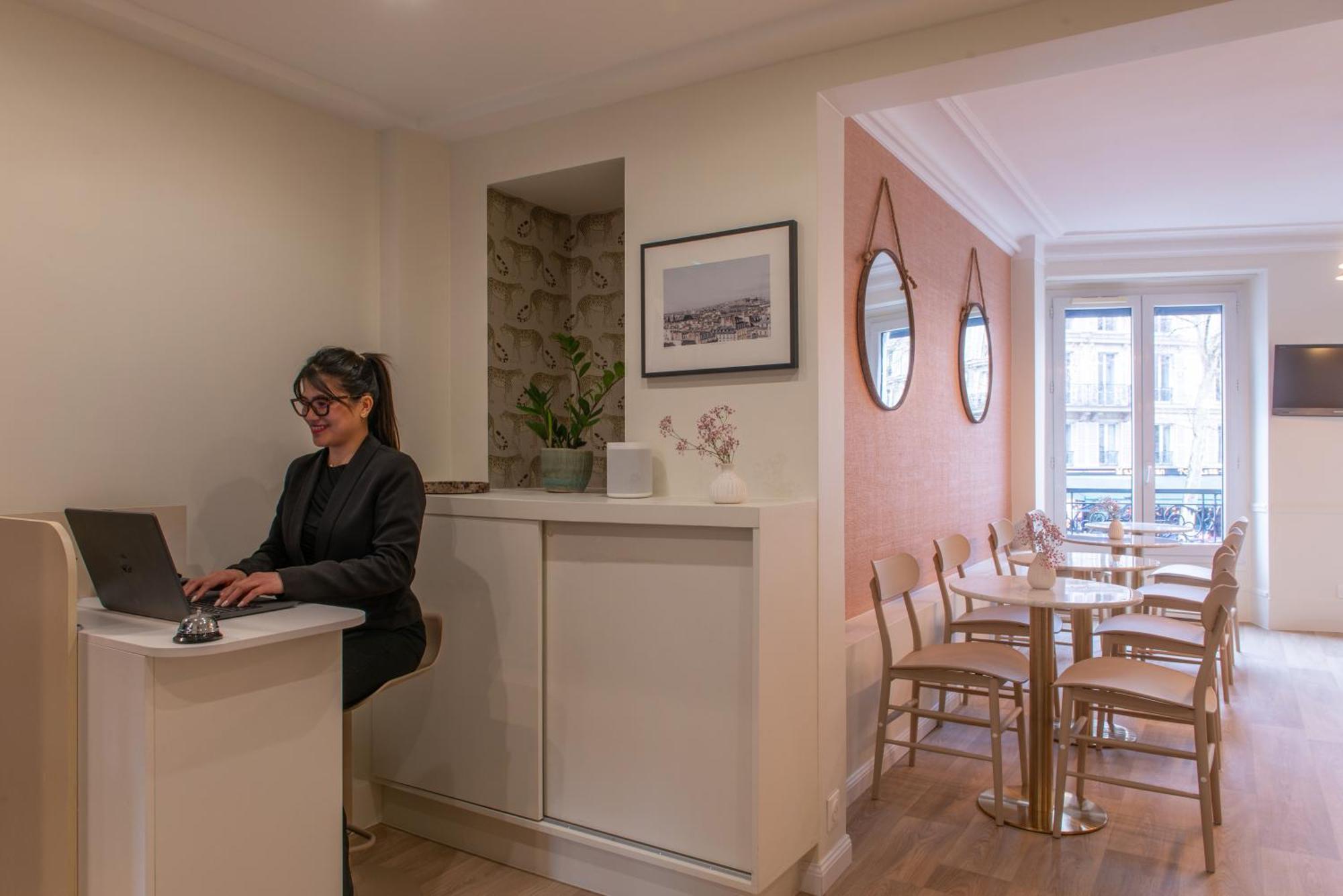 Hotel Avama Prony Paris Ngoại thất bức ảnh